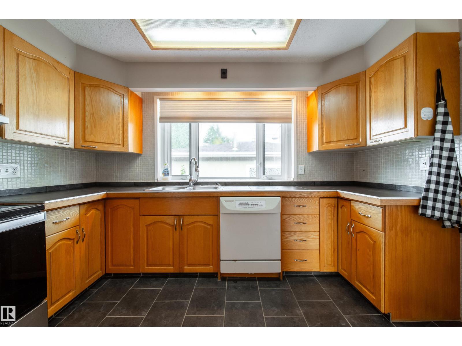 7135 87 St Nw, Edmonton, Alberta  T6C 3G1 - Photo 12 - E4461466