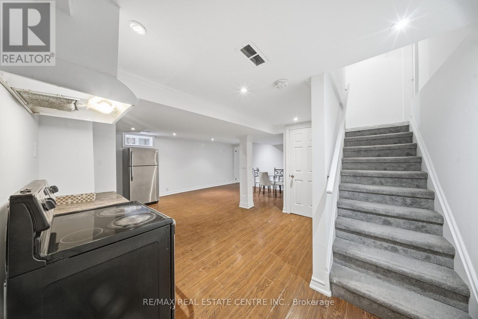 3316 Lady Slipper Court, Mississauga, Ontario  L5N 6A9 - Photo 30 - W12595972