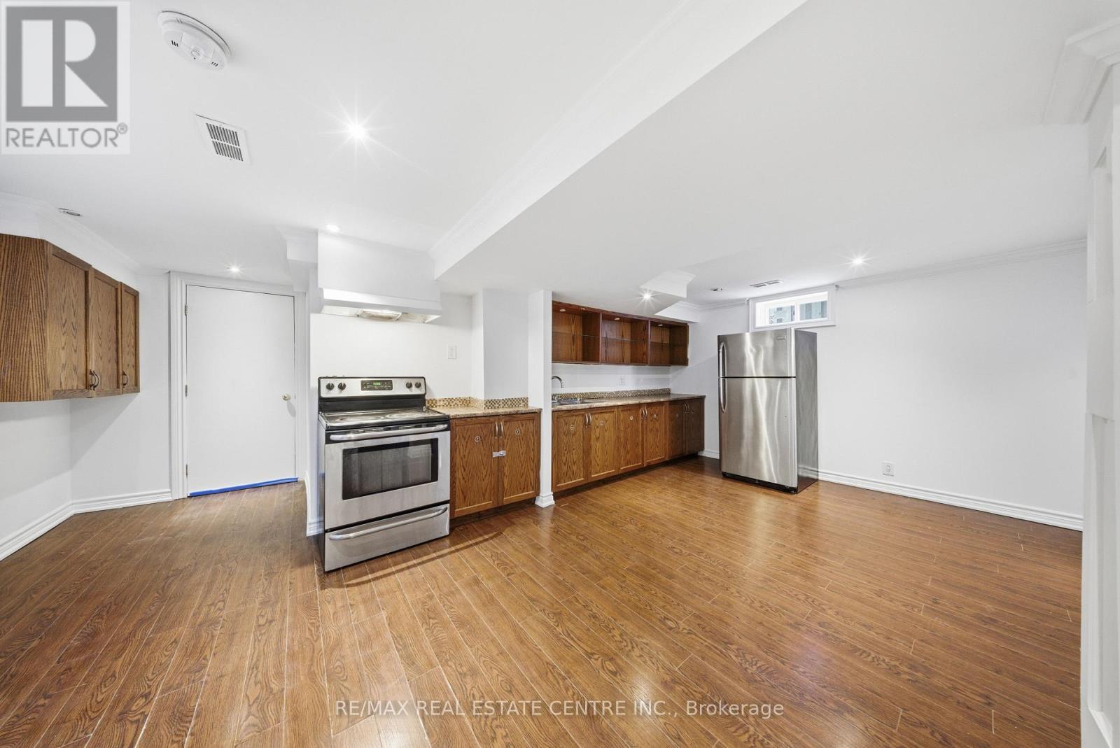 3316 Lady Slipper Court, Mississauga, Ontario  L5N 6A9 - Photo 32 - W12595972