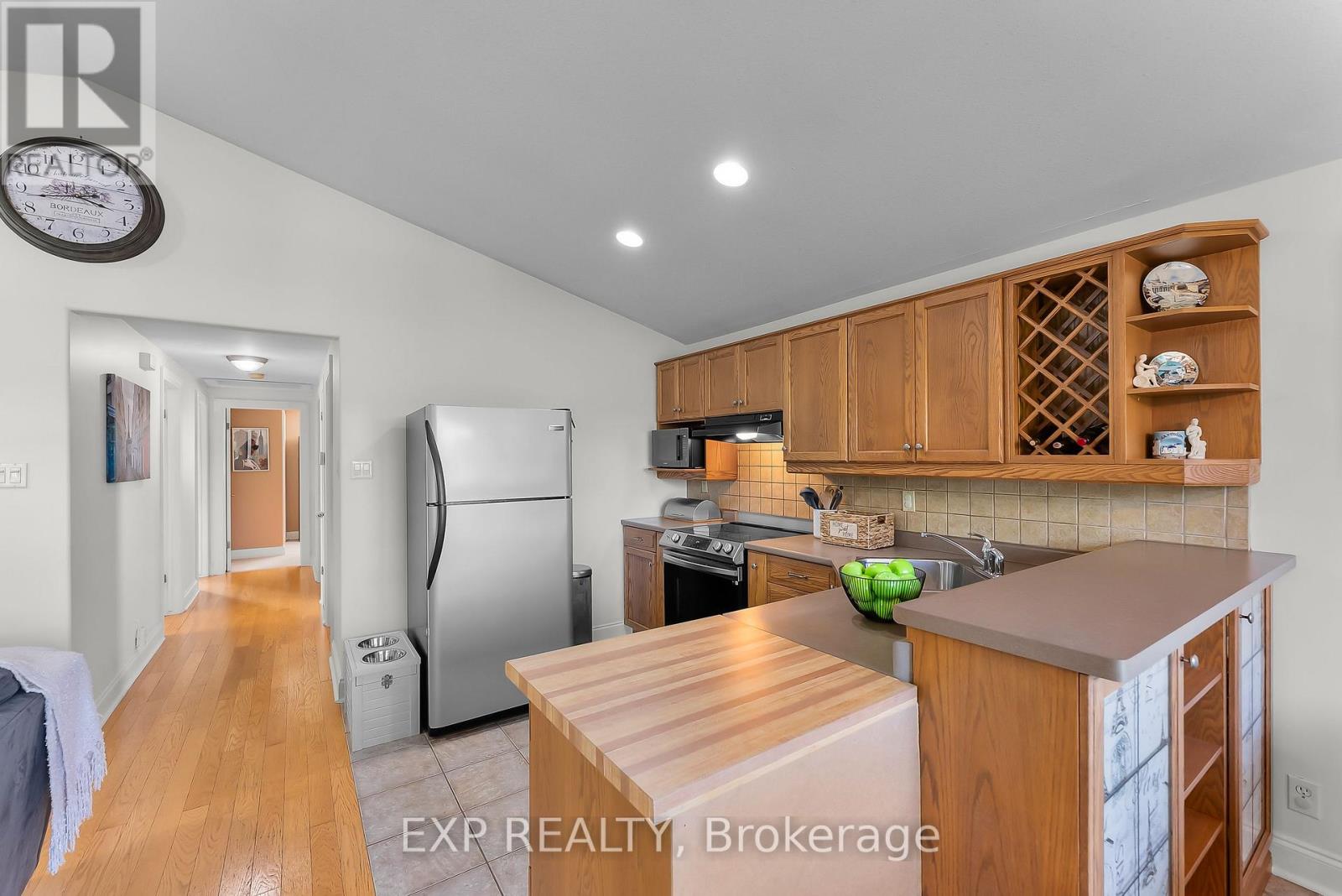 7321 Dorchester Road, Niagara Falls, Ontario  L2G 5V8 - Photo 12 - X12596020