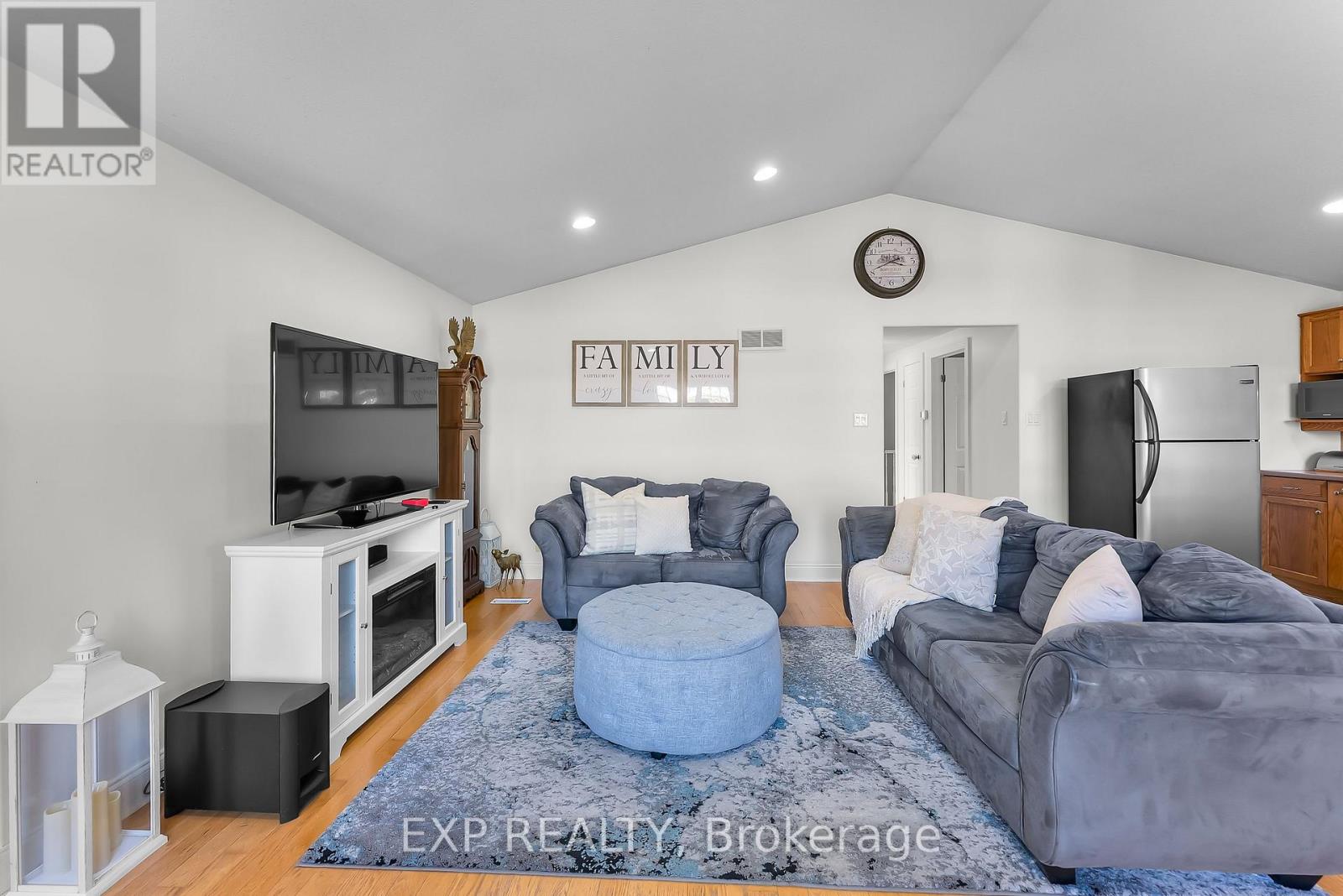 7321 Dorchester Road, Niagara Falls, Ontario  L2G 5V8 - Photo 7 - X12596020