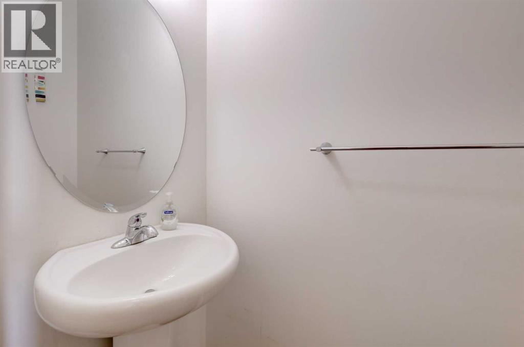 468 Hillcrest Circle Sw, Airdrie, Alberta  T4B 4B3 - Photo 12 - A2262525