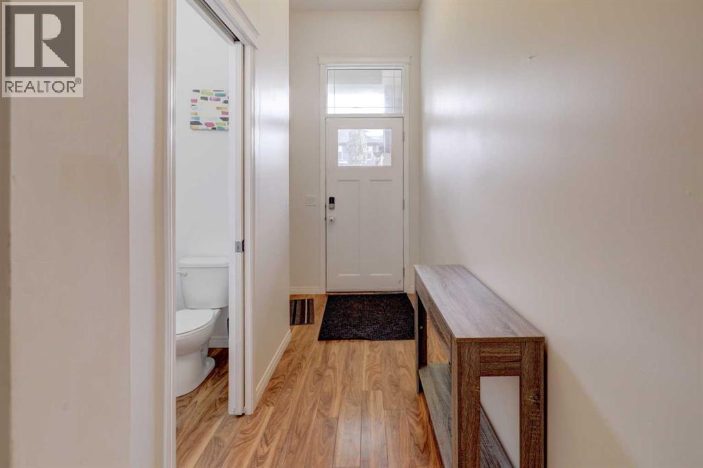 468 Hillcrest Circle Sw, Airdrie, Alberta  T4B 4B3 - Photo 3 - A2262525