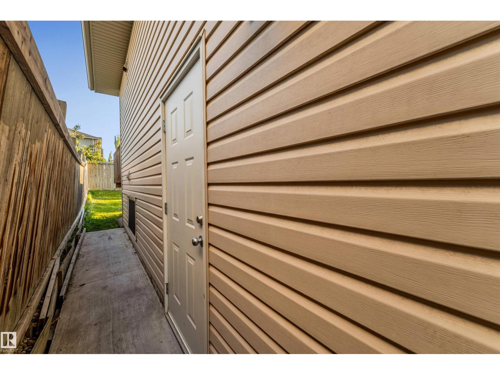 3015 24 Av Nw, Edmonton, Alberta  T6T 0G7 - Photo 6 - E4467279