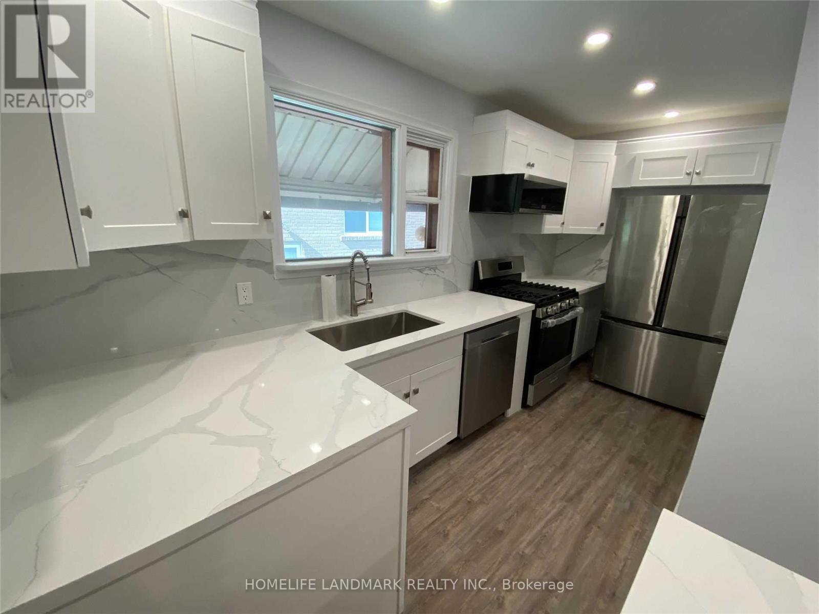 80 Pinemore Crescent, Toronto, Ontario M3A 1W6 - Photo 4 - C12553666