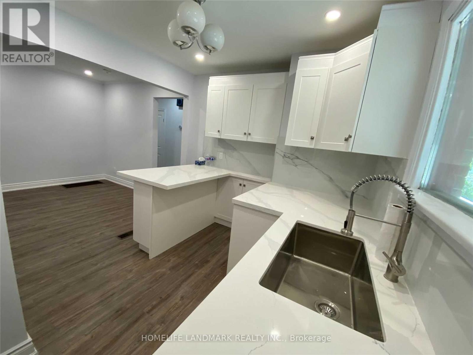 80 Pinemore Crescent, Toronto, Ontario M3A 1W6 - Photo 6 - C12553666