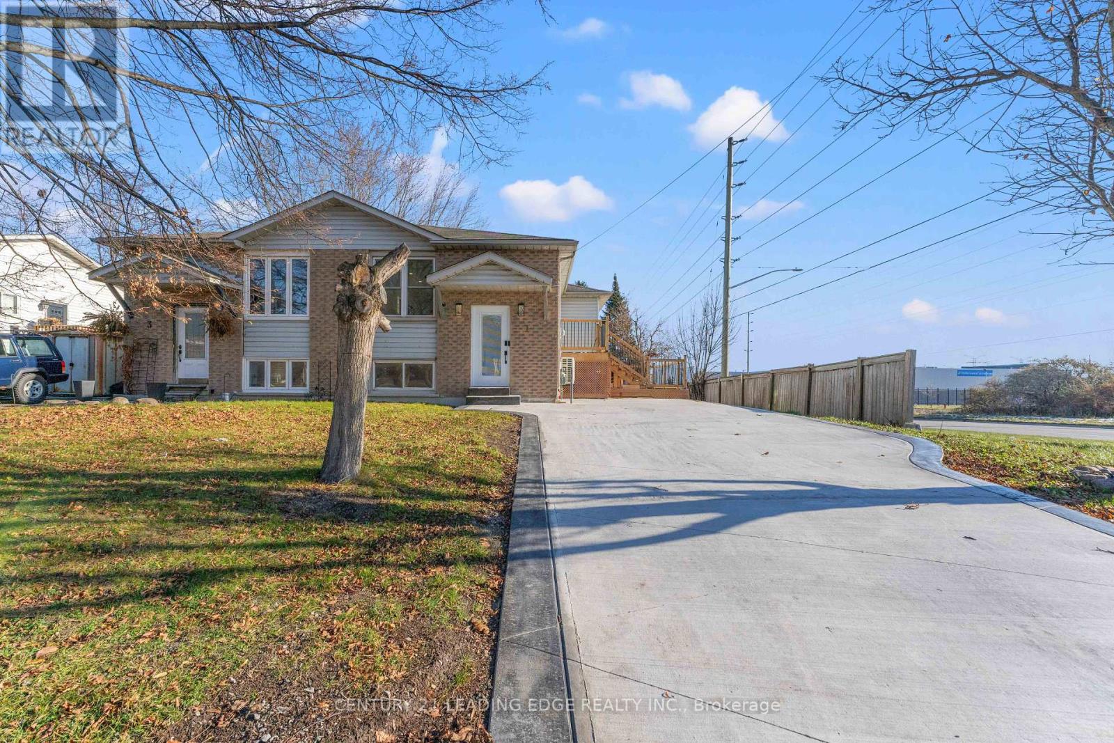 1 LOCKHART GATE, Clarington, Ontario