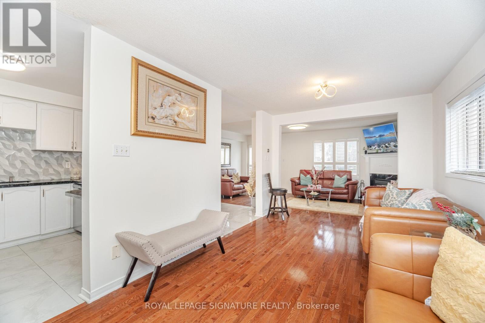 184 Lindenshire Avenue, Vaughan, Ontario  L6A 2X4 - Photo 10 - N12596022