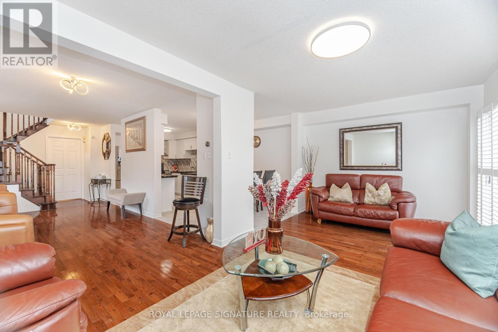 184 Lindenshire Avenue, Vaughan, Ontario  L6A 2X4 - Photo 13 - N12596022