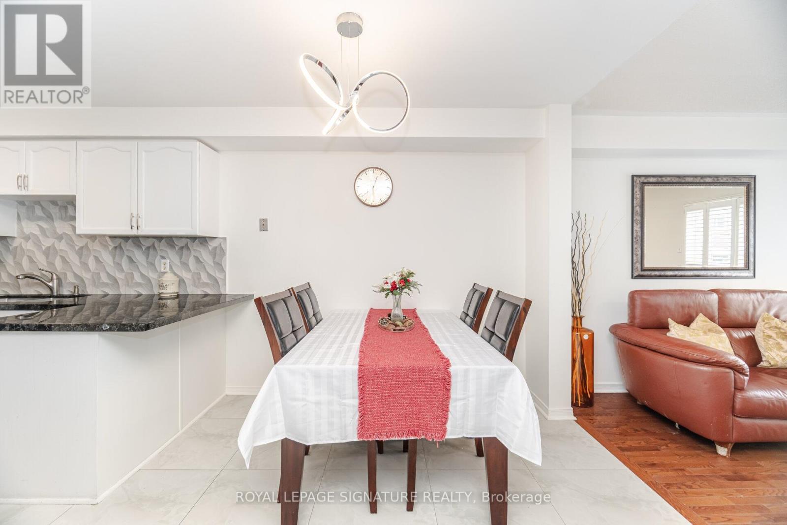 184 Lindenshire Avenue, Vaughan, Ontario  L6A 2X4 - Photo 15 - N12596022