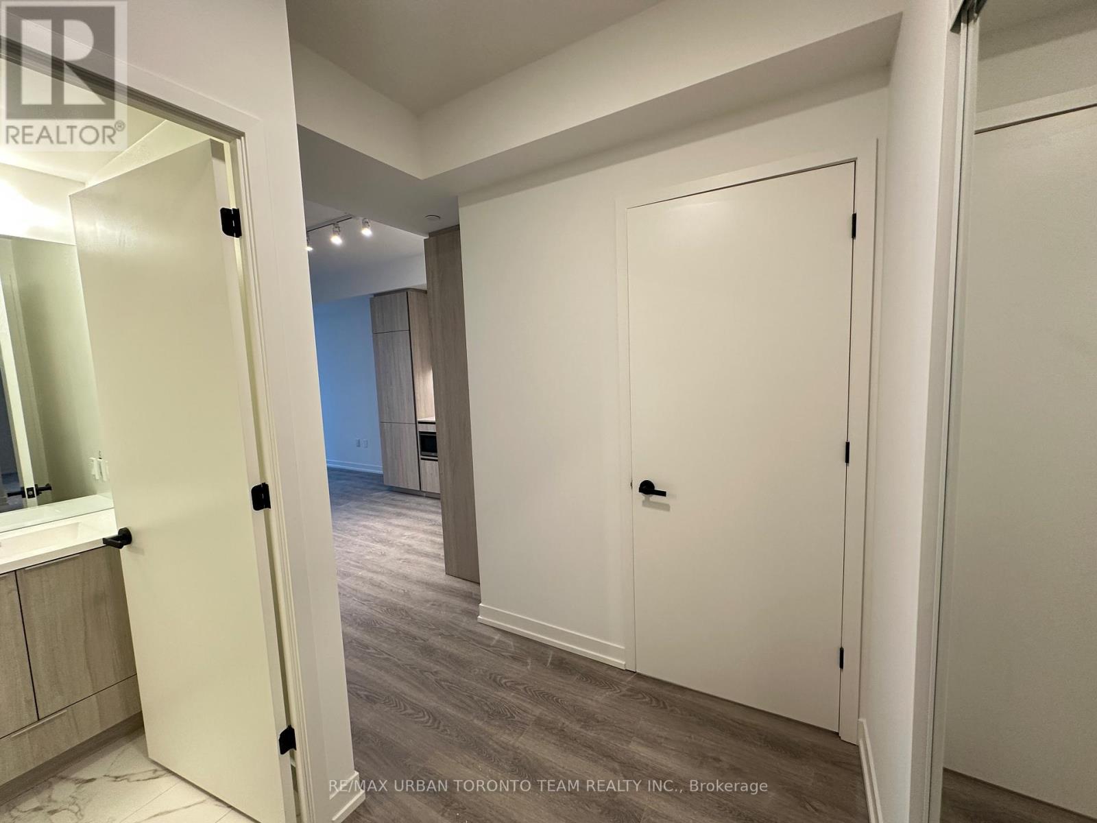 3815 - 8 Interchange Way, Vaughan, Ontario  L4K 5Z7 - Photo 11 - N12596036