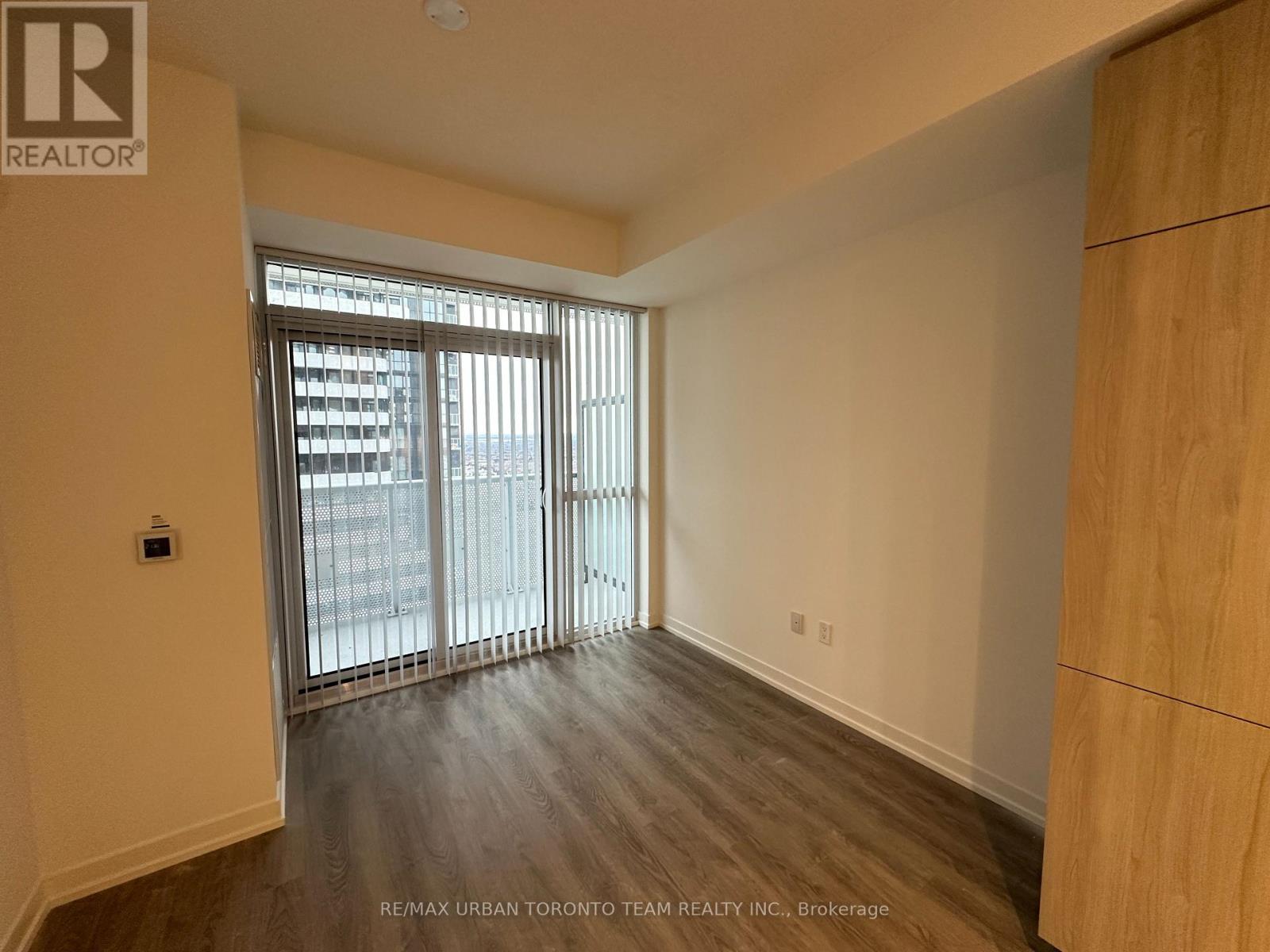 3815 - 8 Interchange Way, Vaughan, Ontario  L4K 5Z7 - Photo 4 - N12596036