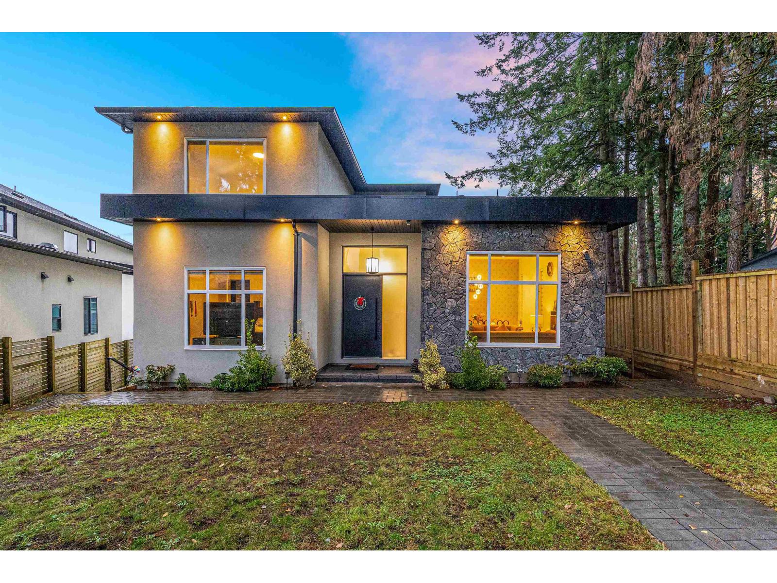 13995 79a Avenue, Surrey, British Columbia  V3W 2Z5 - Photo 1 - R3070940