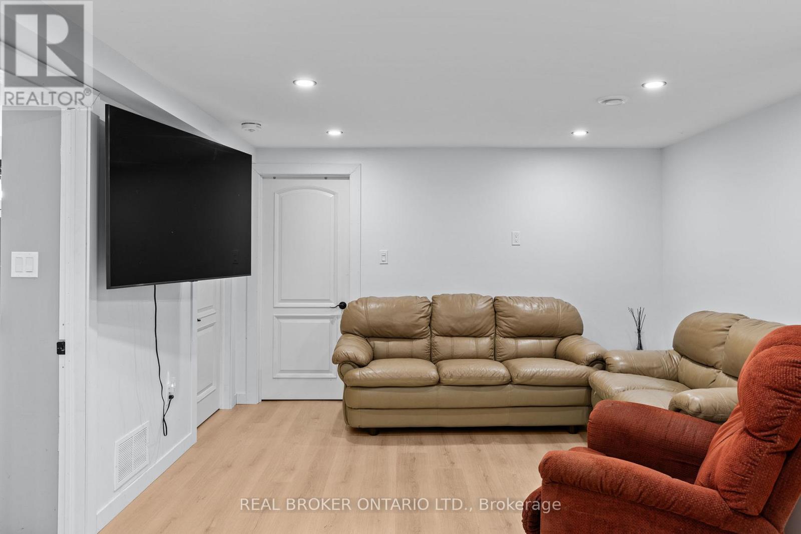 12 Olive Drive, Oro-Medonte (Prices Corners), Ontario  L3V 6H2 - Photo 19 - S12596088