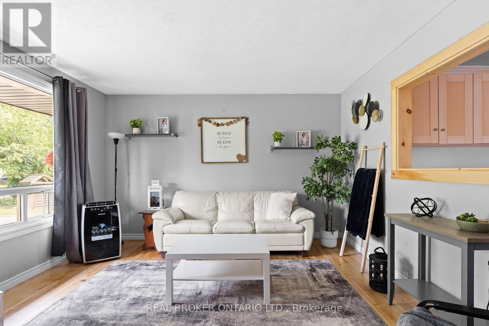 12 Olive Drive, Oro-Medonte (Prices Corners), Ontario  L3V 6H2 - Photo 5 - S12596088