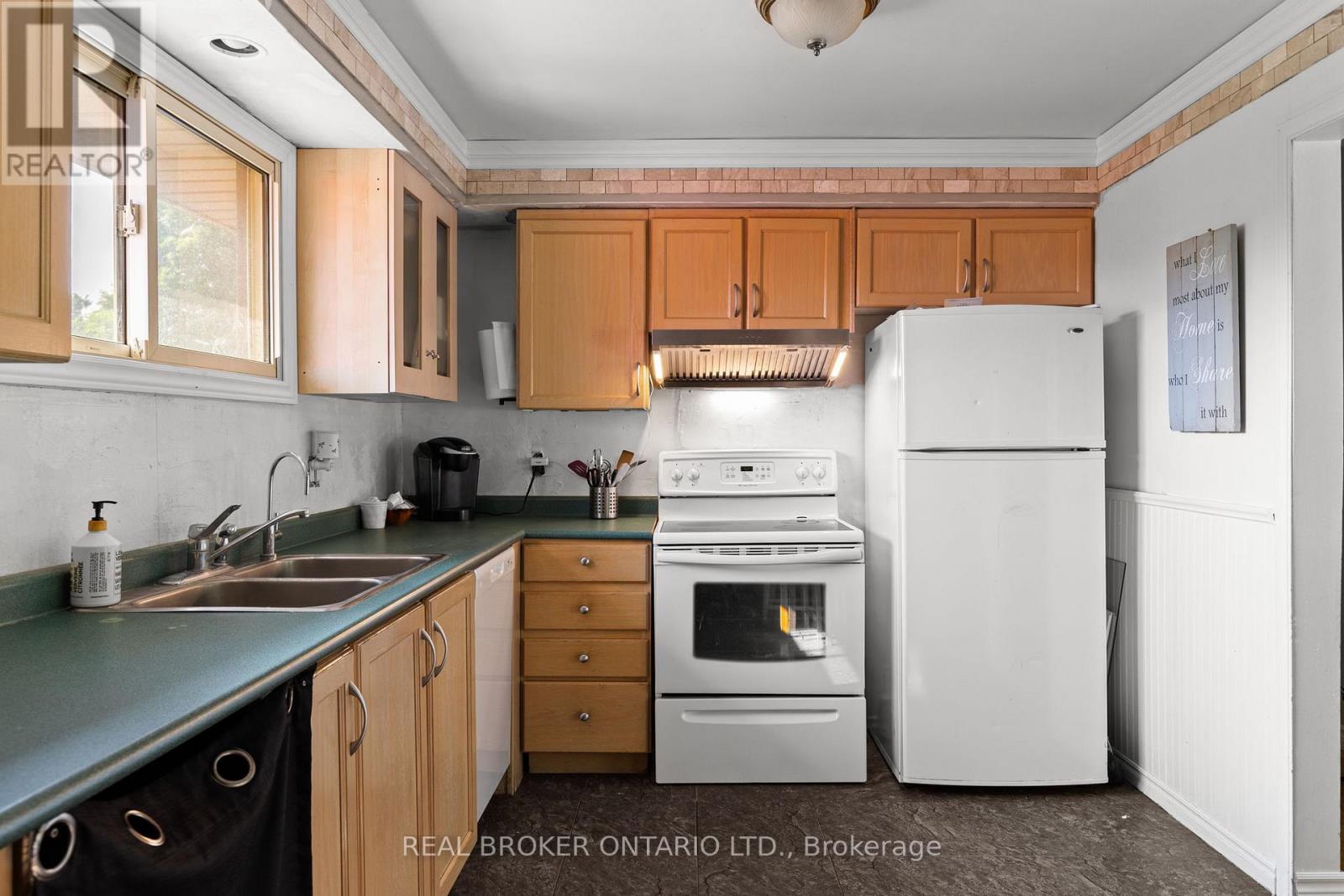 12 Olive Drive, Oro-Medonte (Prices Corners), Ontario  L3V 6H2 - Photo 8 - S12596088