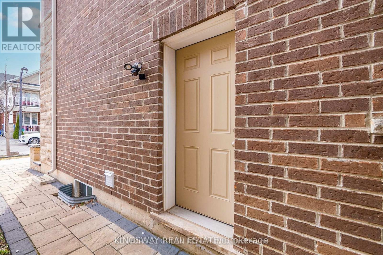 1187 Mceachern Court, Milton, Ontario  L9E 1E5 - Photo 2 - W12596006