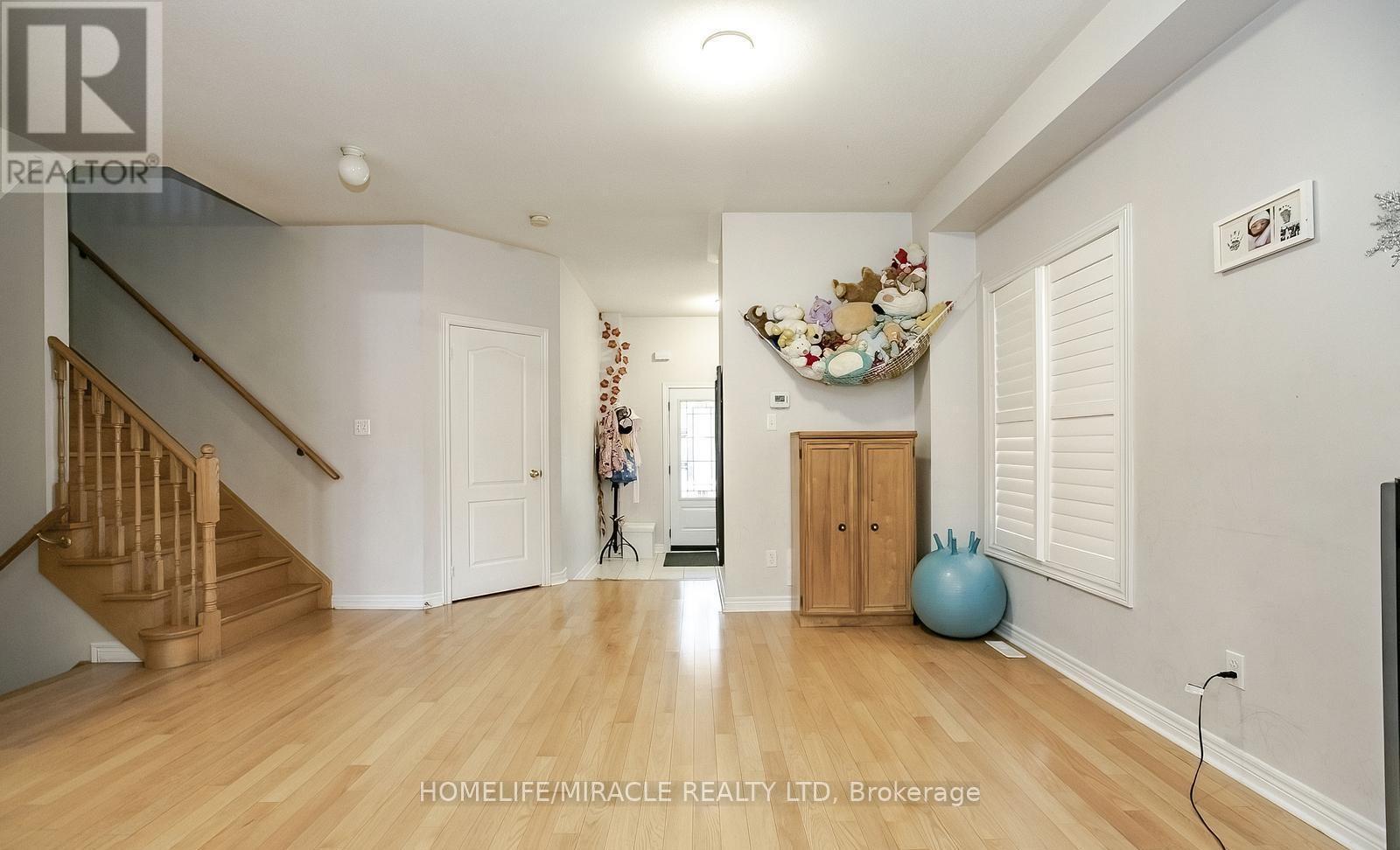 20 Oblate Crescent, Brampton, Ontario L6Y 0K2 - Photo 12 - W12596028