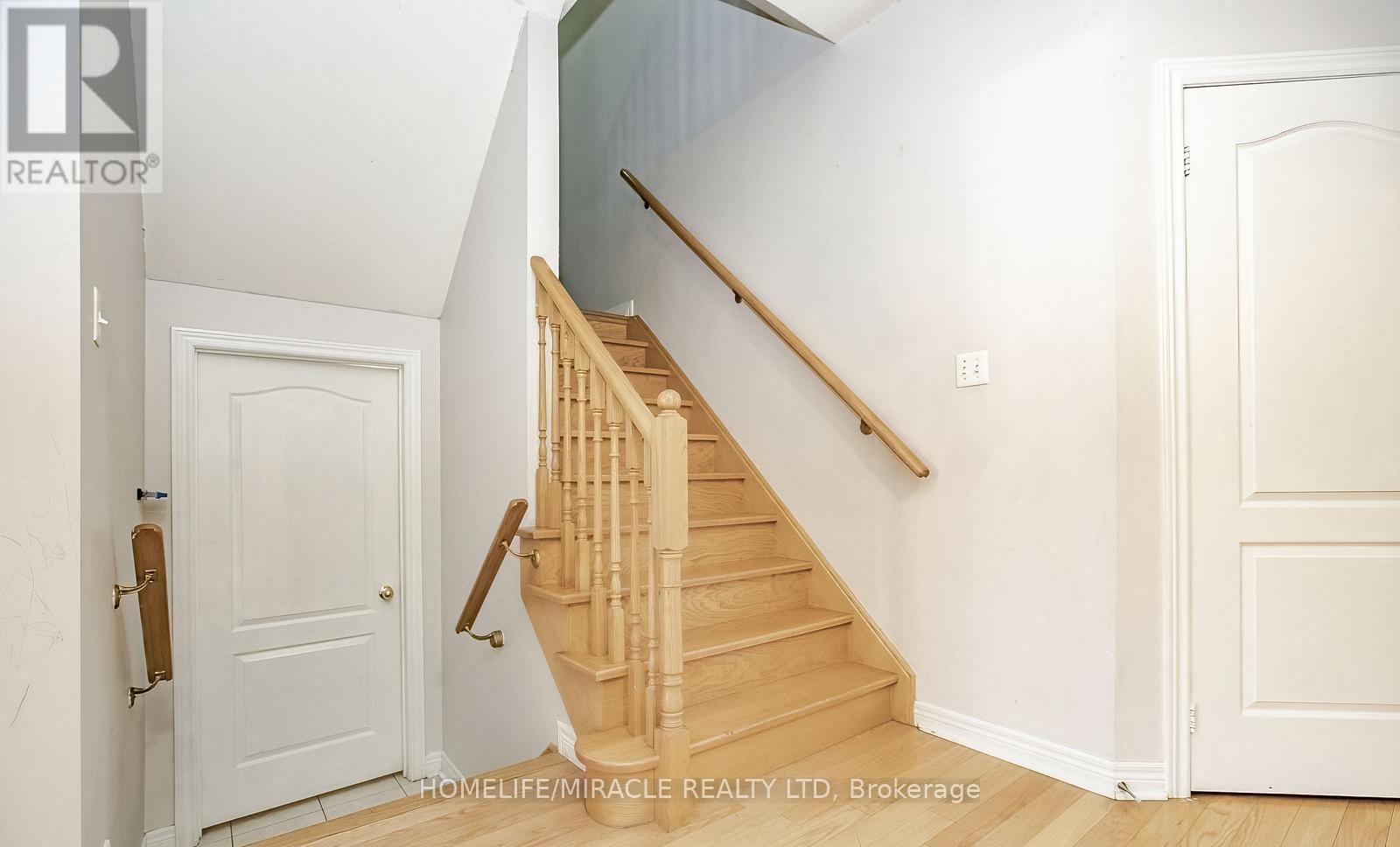 20 Oblate Crescent, Brampton, Ontario L6Y 0K2 - Photo 18 - W12596028