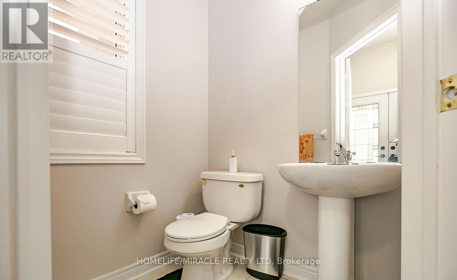 20 Oblate Crescent, Brampton, Ontario L6Y 0K2 - Photo 19 - W12596028