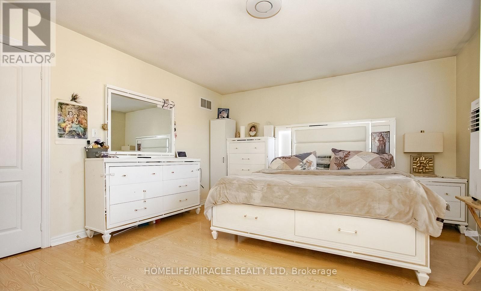 20 Oblate Crescent, Brampton, Ontario L6Y 0K2 - Photo 25 - W12596028