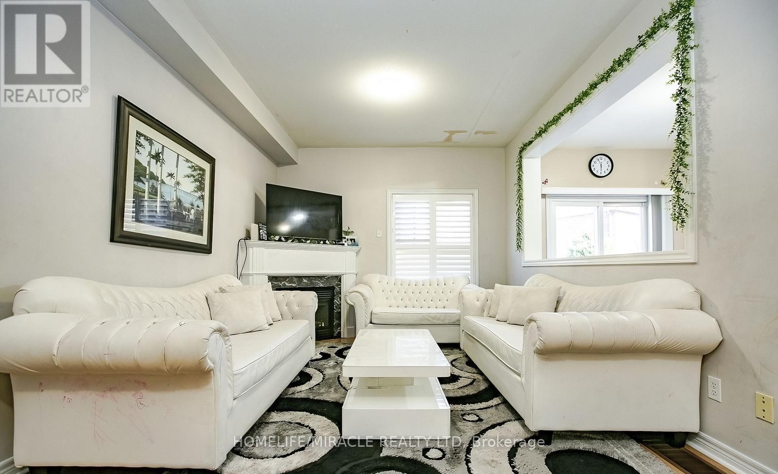 20 Oblate Crescent, Brampton, Ontario L6Y 0K2 - Photo 8 - W12596028