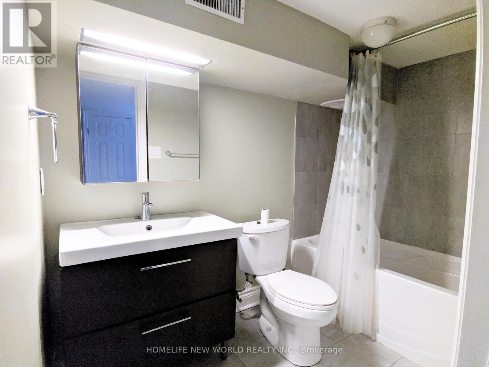 Bsmt - 252 Greenwood Avenue, Toronto, Ontario M4L 2R3 - Photo 7 - E12596072