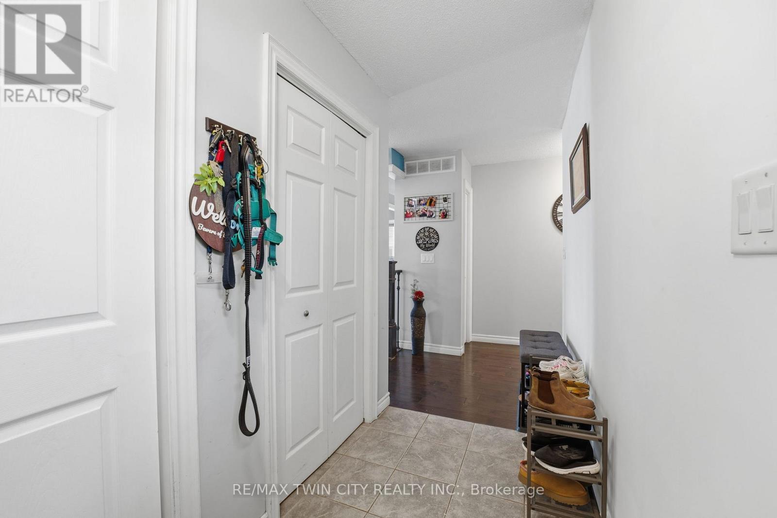 128 Schlueter Street, Cambridge, Ontario  N3H 4B3 - Photo 3 - X12596008