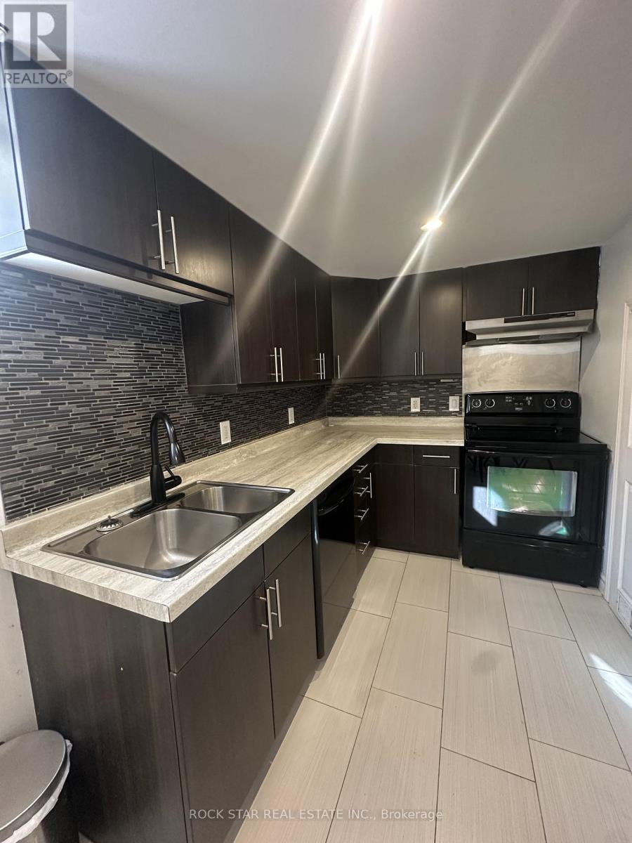 Basement - 38 Clarendon Avenue, Hamilton, Ontario L9A 3A1 - Photo 2 - X12596032