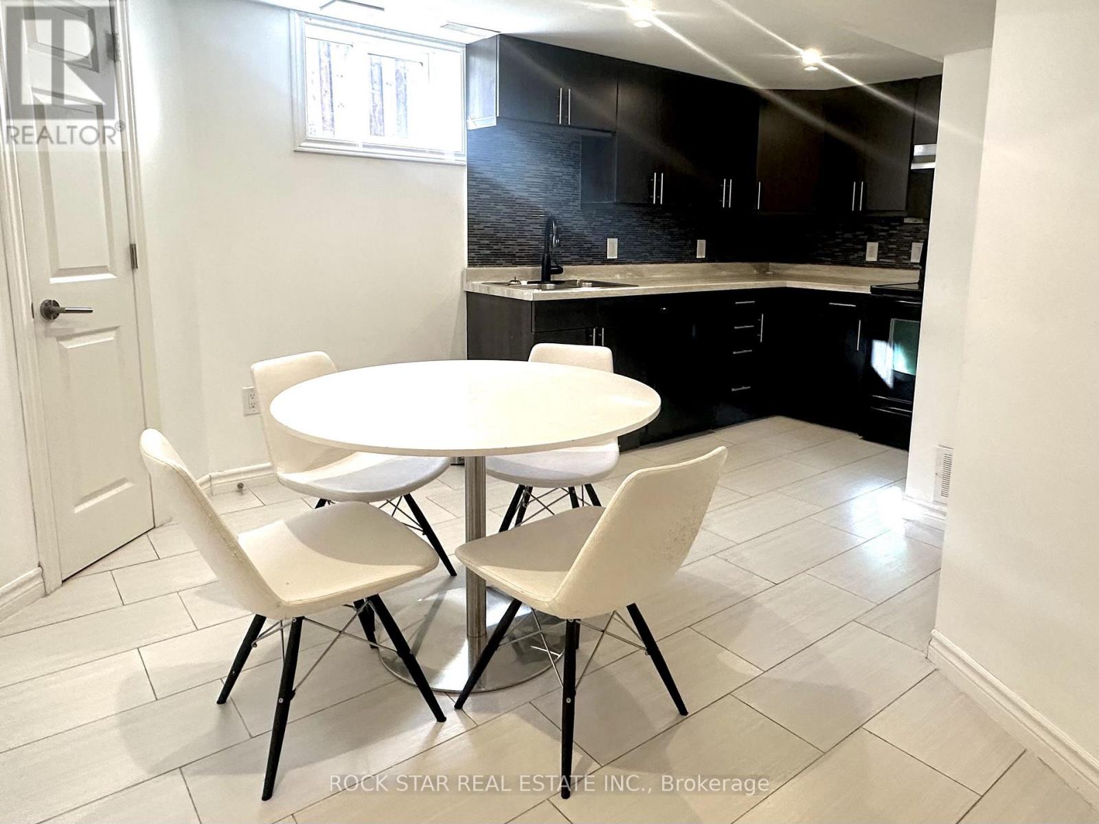 Basement - 38 Clarendon Avenue, Hamilton, Ontario L9A 3A1 - Photo 3 - X12596032