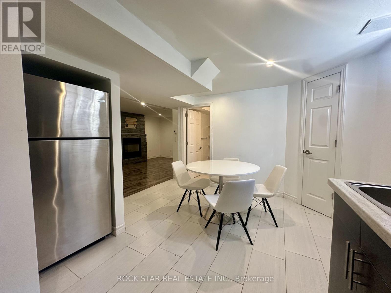 Basement - 38 Clarendon Avenue, Hamilton, Ontario L9A 3A1 - Photo 4 - X12596032