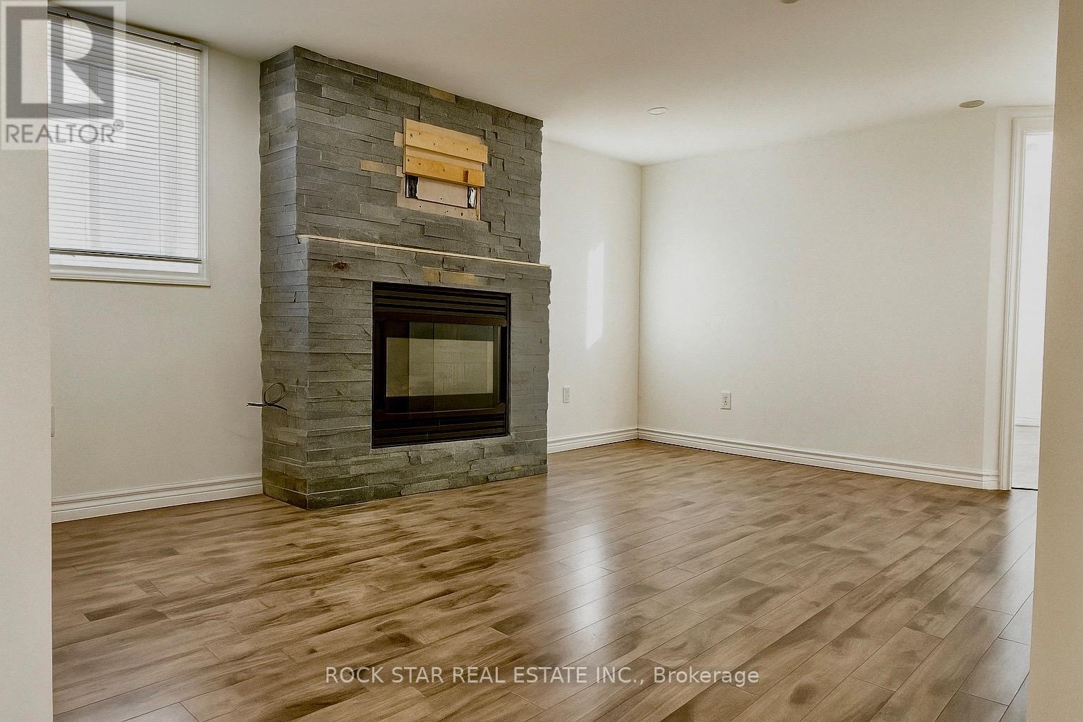 Basement - 38 Clarendon Avenue, Hamilton, Ontario L9A 3A1 - Photo 5 - X12596032