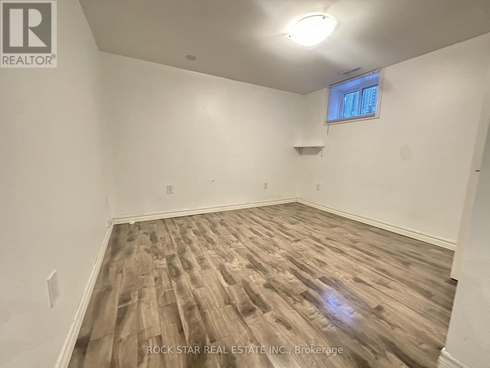 Basement - 38 Clarendon Avenue, Hamilton, Ontario L9A 3A1 - Photo 8 - X12596032