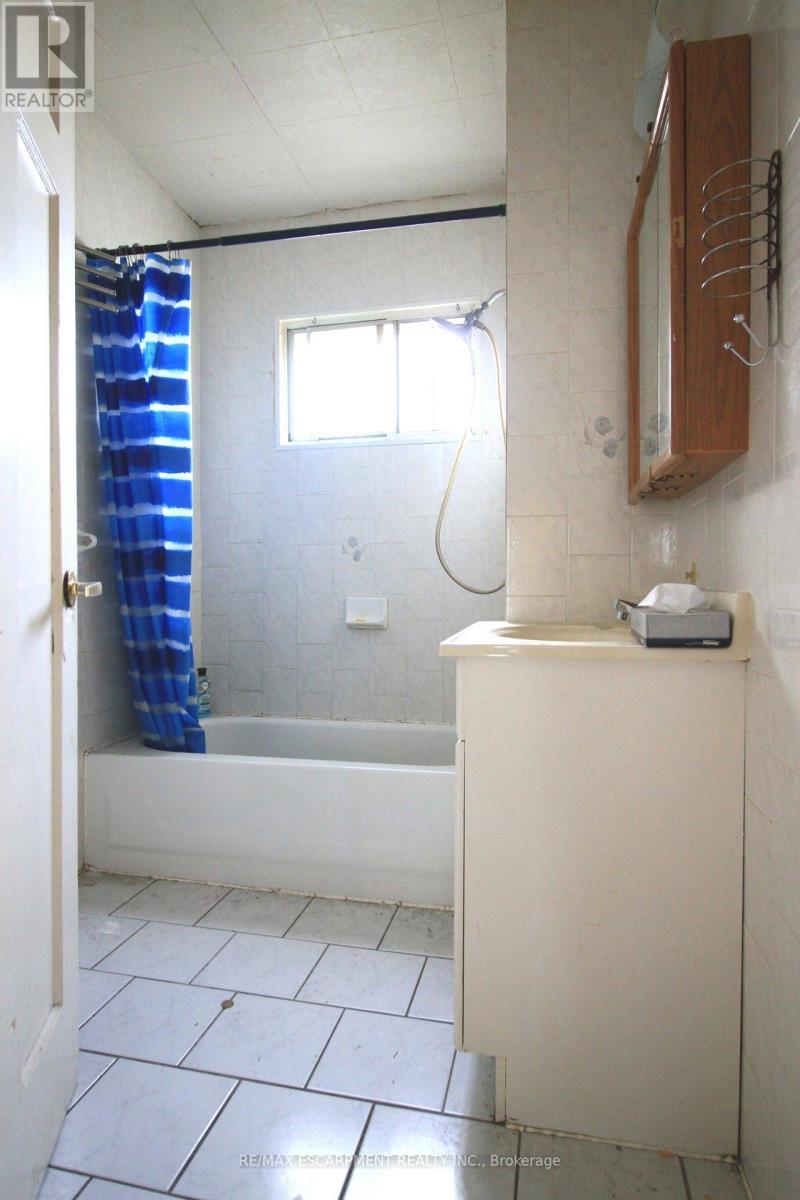 49 Nightingale Street, Hamilton, Ontario  L8L 1R7 - Photo 21 - X12596074