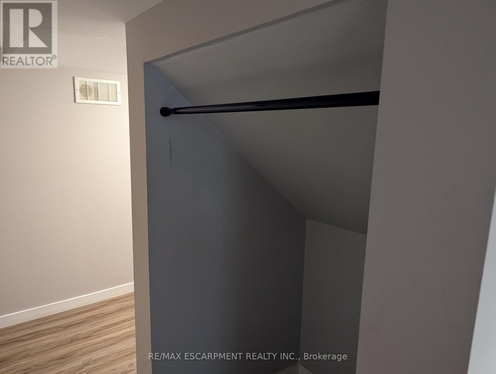 5 - Rm 2 - 63 Pelham Road, St. Catharines, Ontario L2S 1R6 - Photo 16 - X12596076