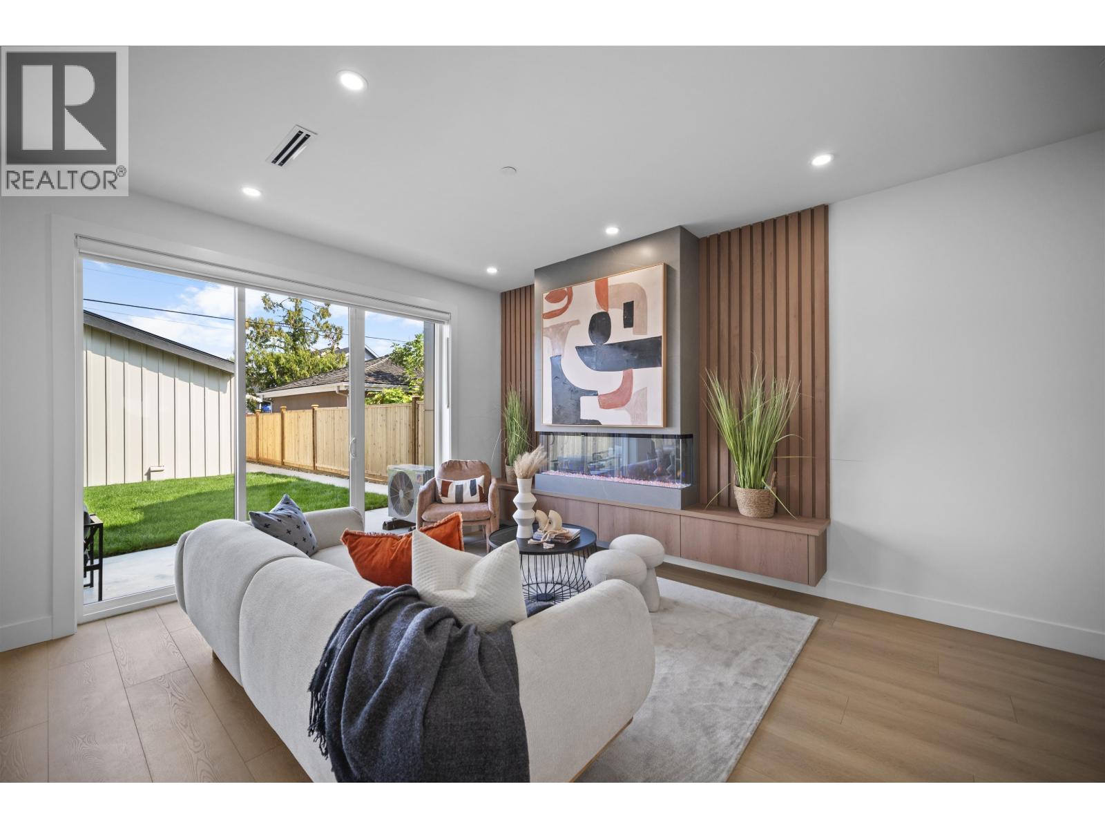 2 3563 E 25th Avenue, Vancouver, British Columbia  V5R 1K3 - Photo 5 - R3067365