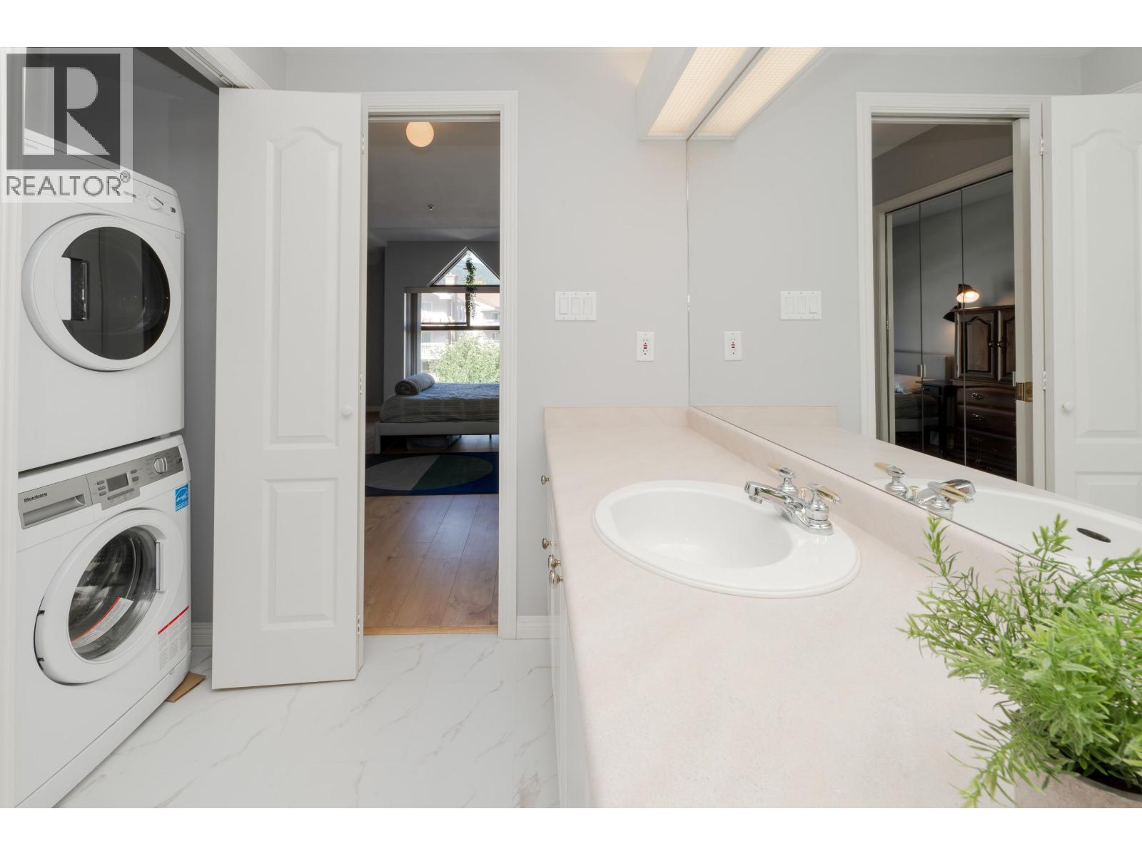 302 2968 Burlington Drive, Coquitlam, British Columbia  V3B 7N4 - Photo 10 - R3071694