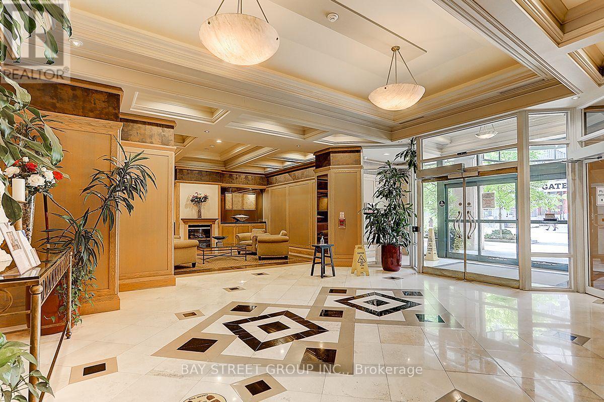 1805 - 909 Bay Street, Toronto, Ontario M5S 3G2 - Photo 2 - C12590504