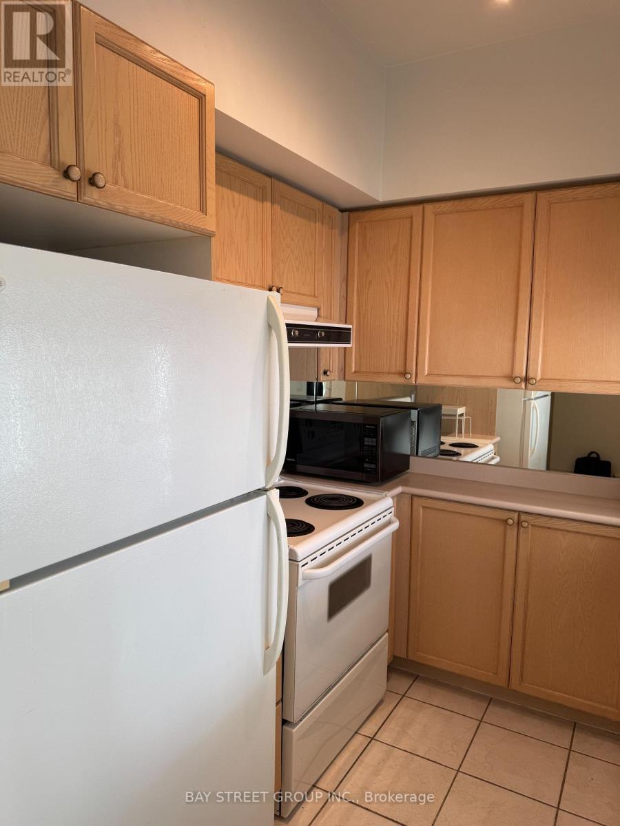 1805 - 909 Bay Street, Toronto, Ontario M5S 3G2 - Photo 6 - C12590504