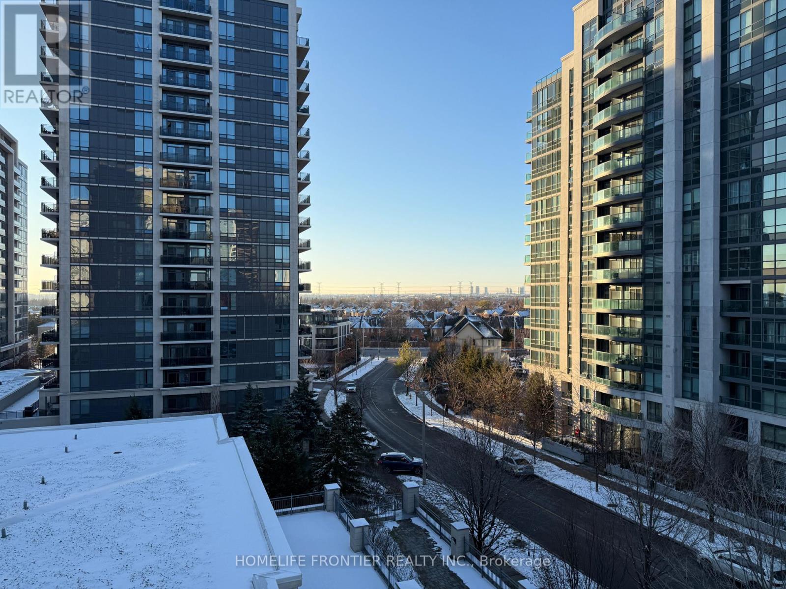 512 - 50 Disera Drive, Vaughan, Ontario  L4J 9E9 - Photo 14 - N12596118