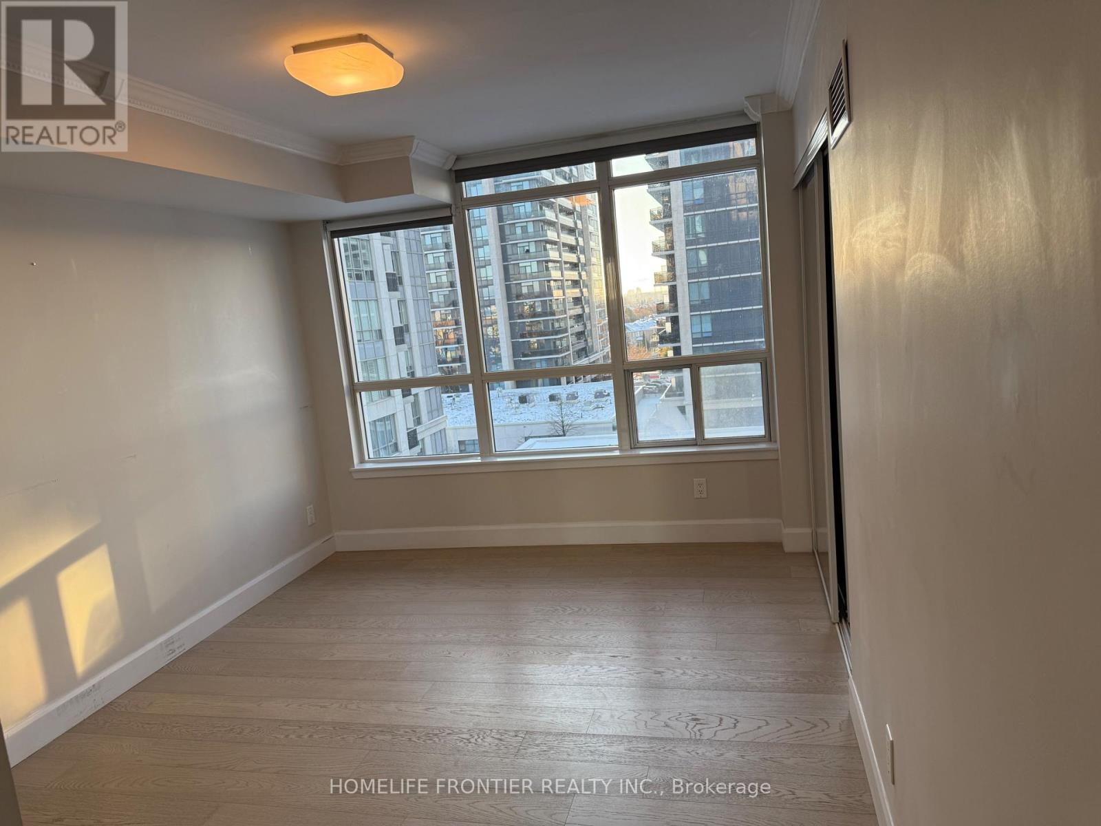 512 - 50 Disera Drive, Vaughan, Ontario  L4J 9E9 - Photo 7 - N12596118