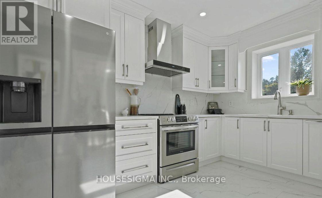 90a Bicknell Avenue, Toronto, Ontario M6M 4G7 - Photo 10 - W12596110