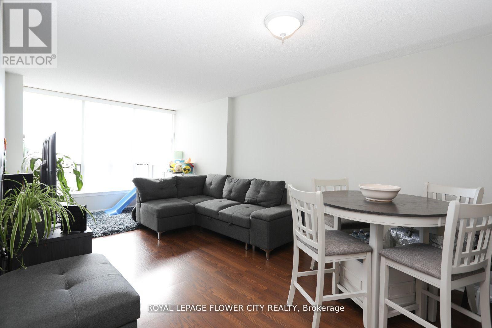 603 - 10 Laurelcrest Street, Brampton, Ontario L6S 5Y3 - Photo 2 - W12596124