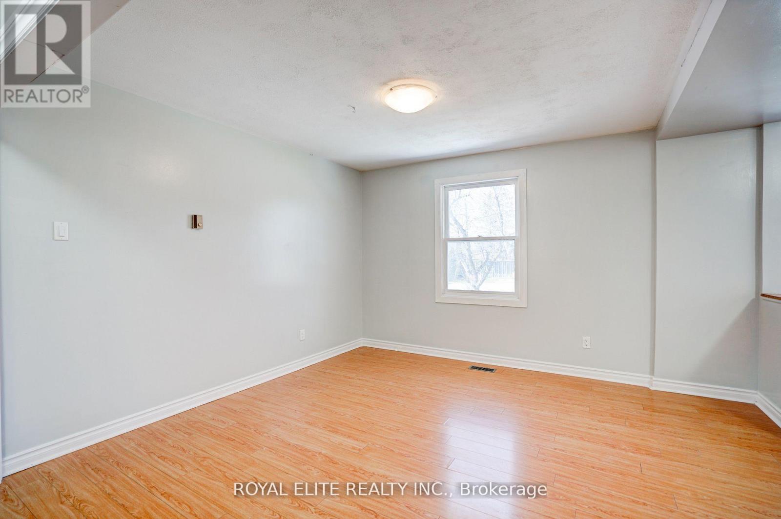 339 Winnifred Drive, Georgina, Ontario  L4P 3B6 - Photo 14 - N12593014