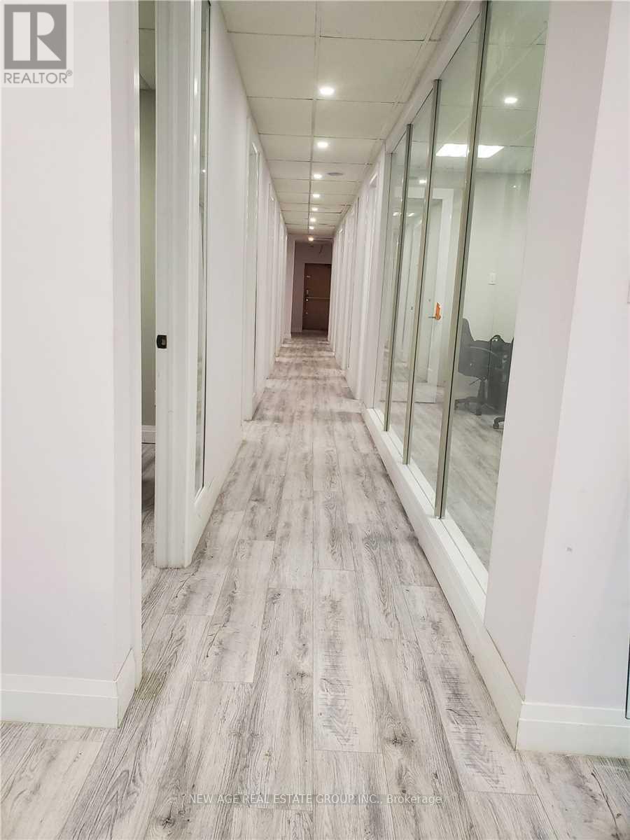 279 Kenilworth Avenue N, Hamilton, Ontario L8H 2W1 - Photo 2 - X12596102