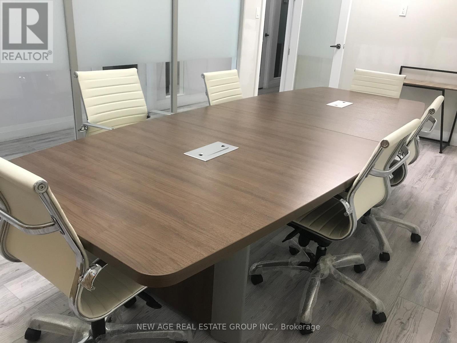 279 Kenilworth Avenue N, Hamilton, Ontario L8H 2W1 - Photo 3 - X12596102