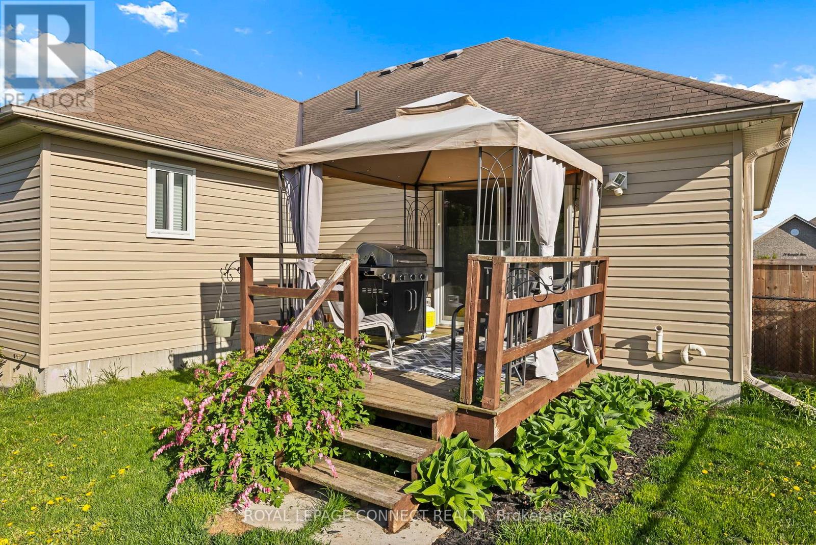 25 Springdale Drive, Kawartha Lakes, Ontario K9V 4R1 - Photo 4 - X12596114