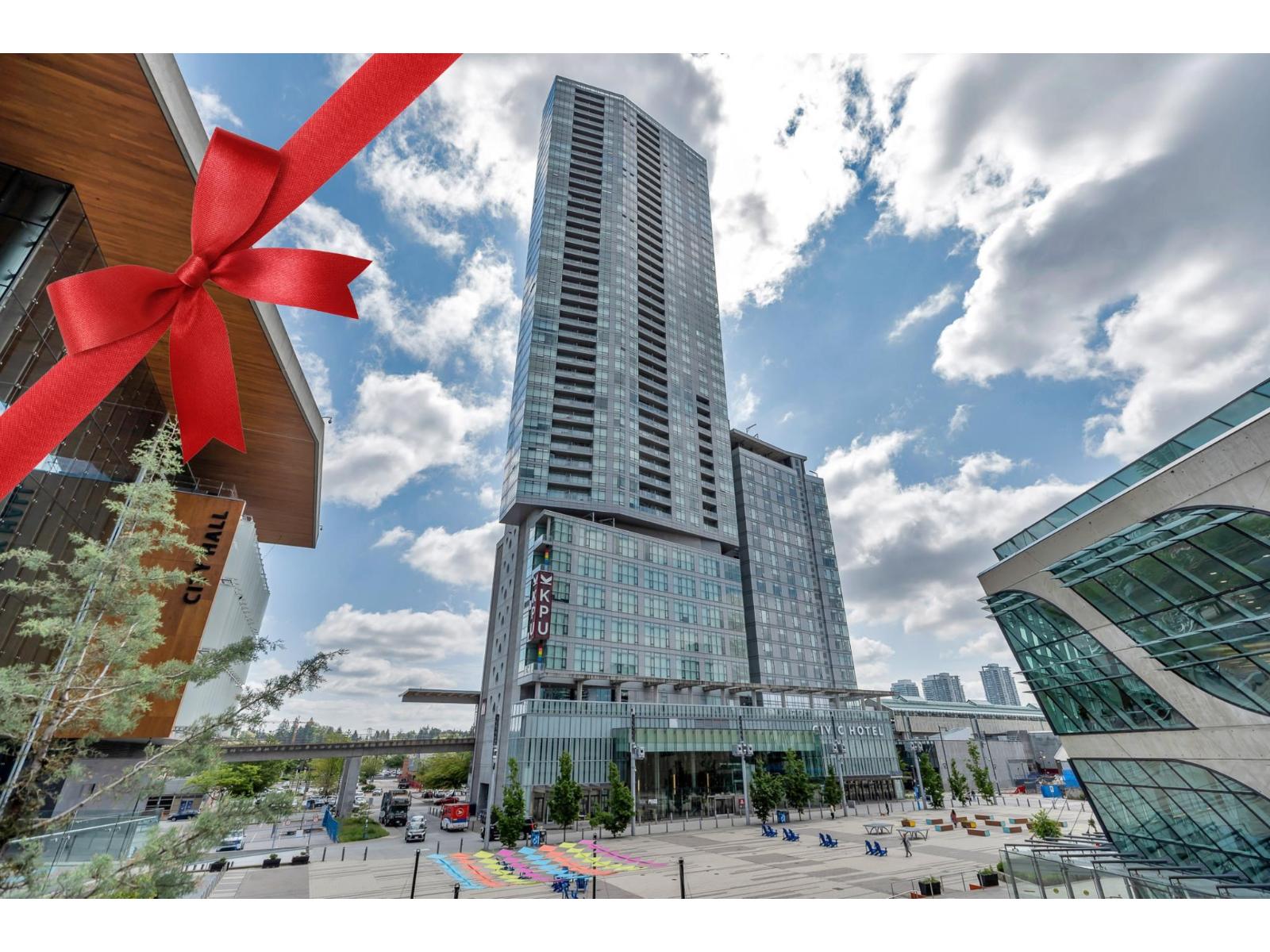 1607 13495 Central Avenue, Surrey, British Columbia  V3T 0K2 - Photo 1 - R3068218