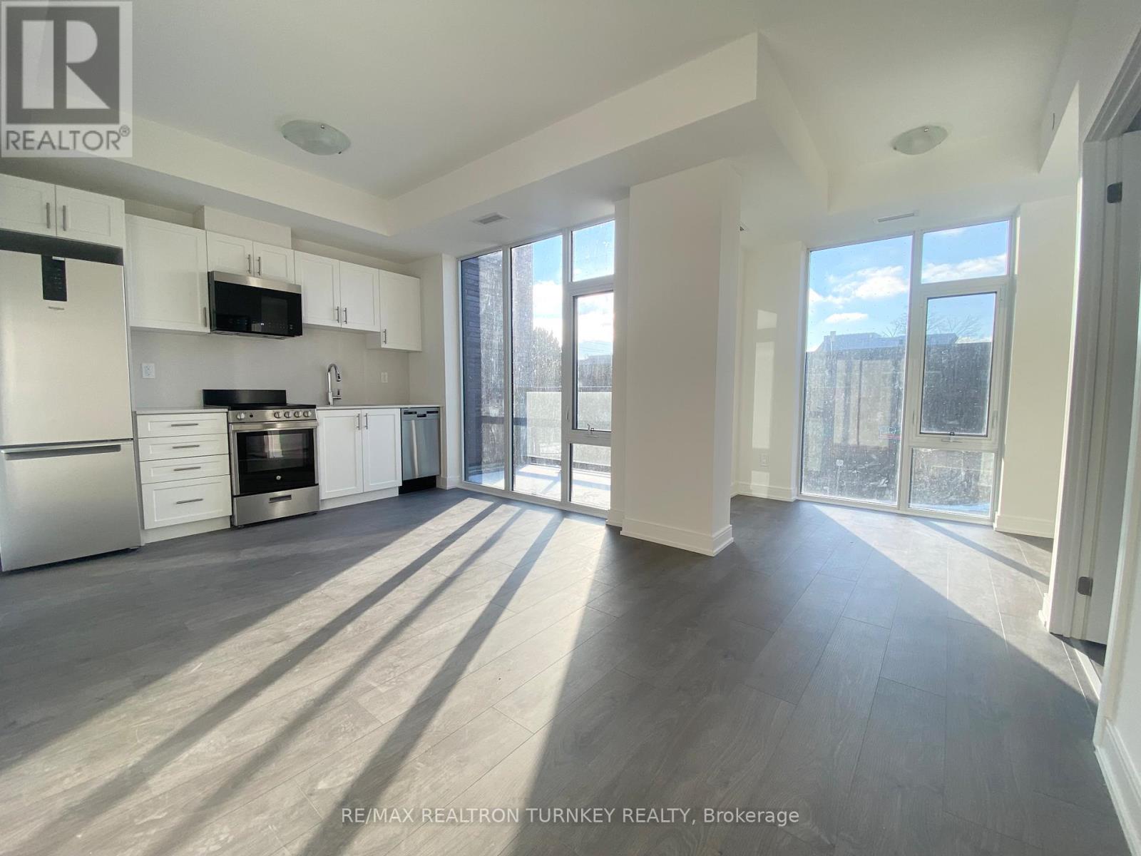 202 - 705 DAVIS DRIVE, Newmarket, Ontario