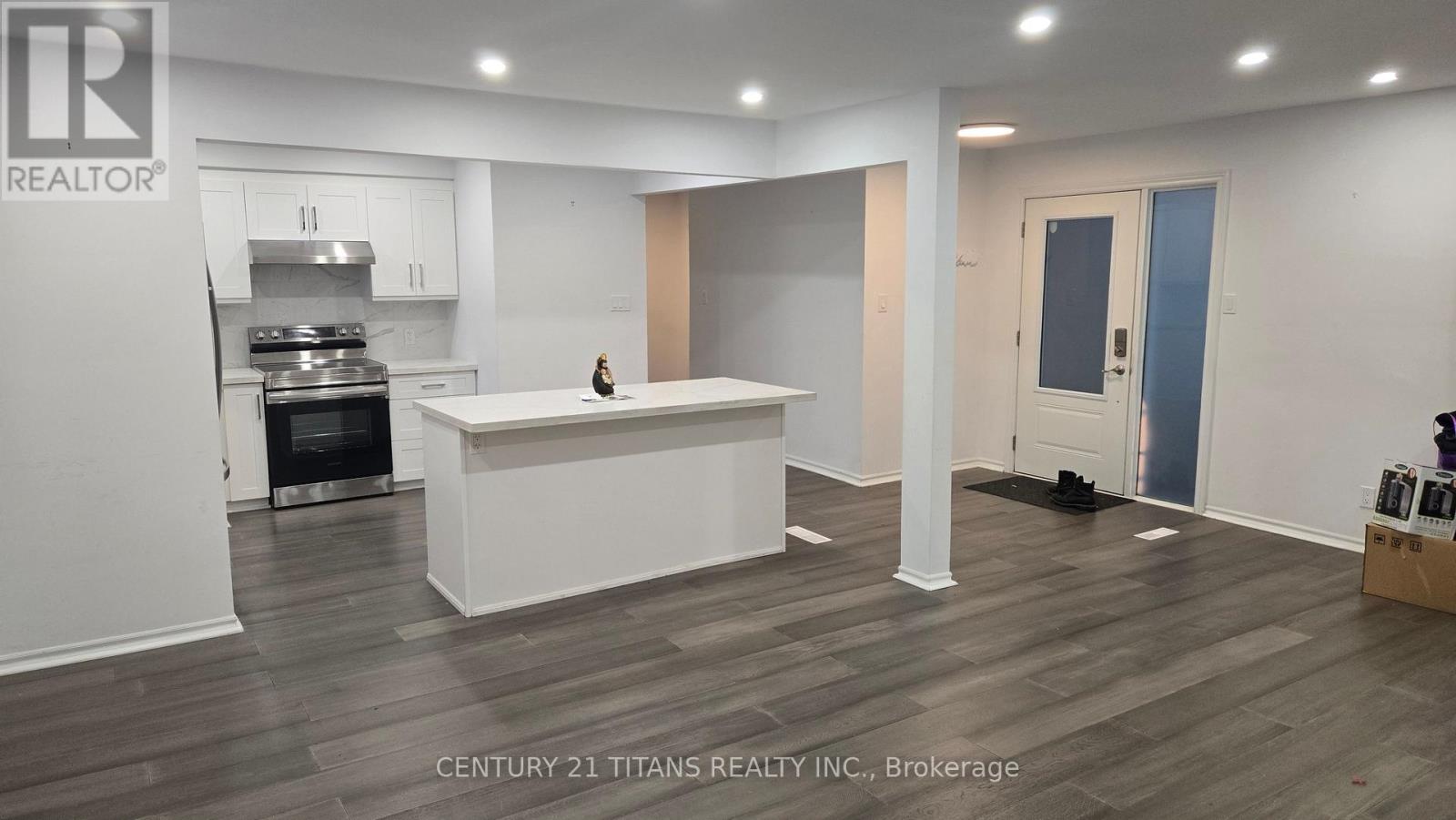 Main - 55 Bishop Avenue, Toronto, Ontario  M2M 1Z5 - Photo 4 - C12596154